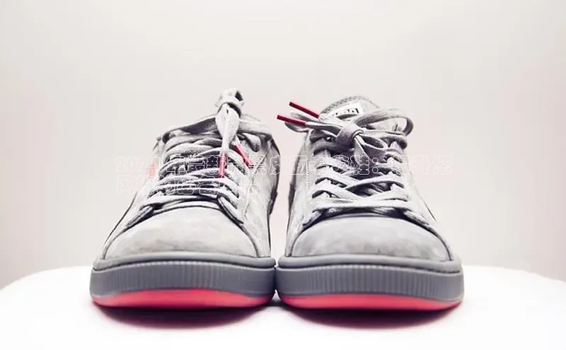 米兰app官方app下载百度集团2024 年最新款黑皮面老爹鞋：提升您
风格的必备单品