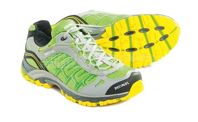 米兰体育全站百度人工翻译2024 年最时尚舒适的厚底女款网鞋：
享受舒适和风格