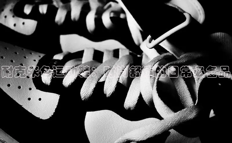 米兰手机版app下载安装百度移动开放平台耐克米色运动鞋：时尚舒适的日常必备品