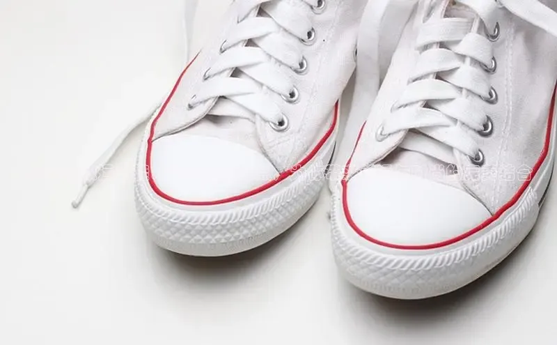 2025新款运动鞋：夏日潮流焦点，为你带来舒适与时尚的完美结合